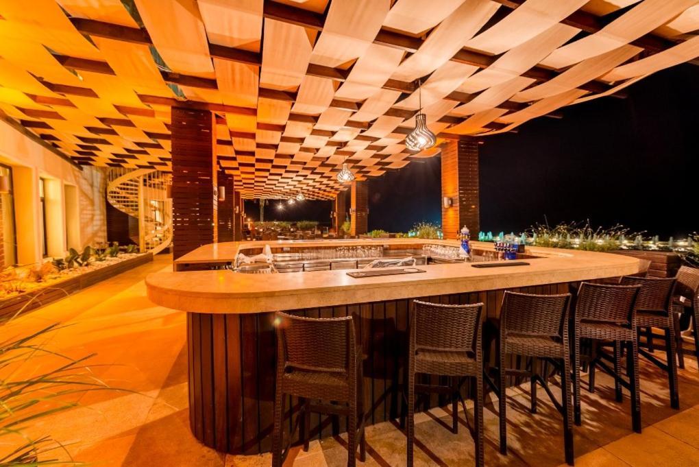 Vuni Palace Luxury Resort & Beach & Casino Kerýnia Eksteriør bilde