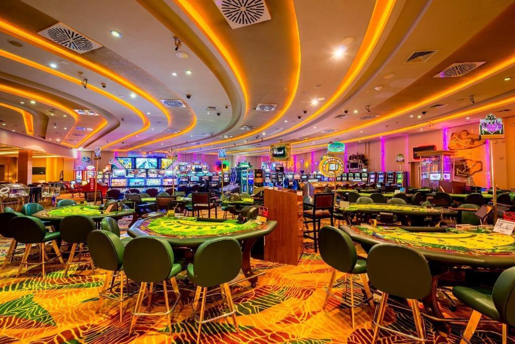 Vuni Palace Luxury Resort & Beach & Casino Kerýnia Eksteriør bilde