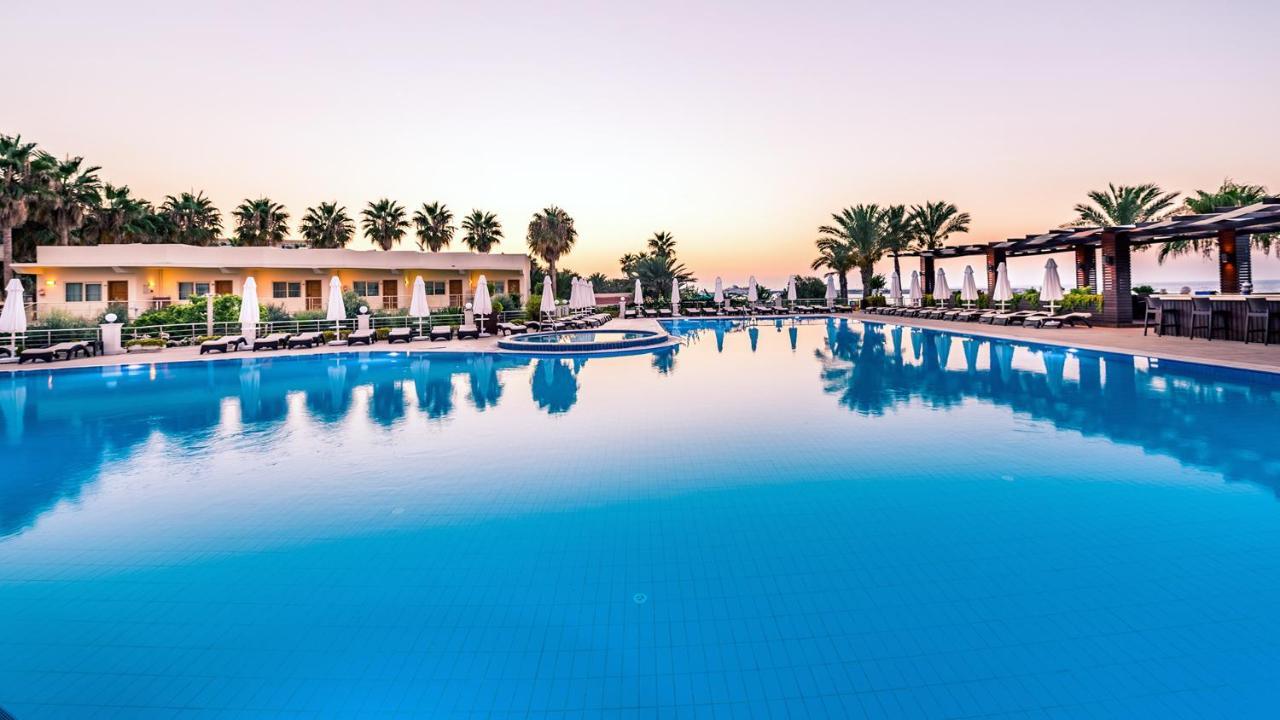 Vuni Palace Luxury Resort & Beach & Casino Kerýnia Eksteriør bilde