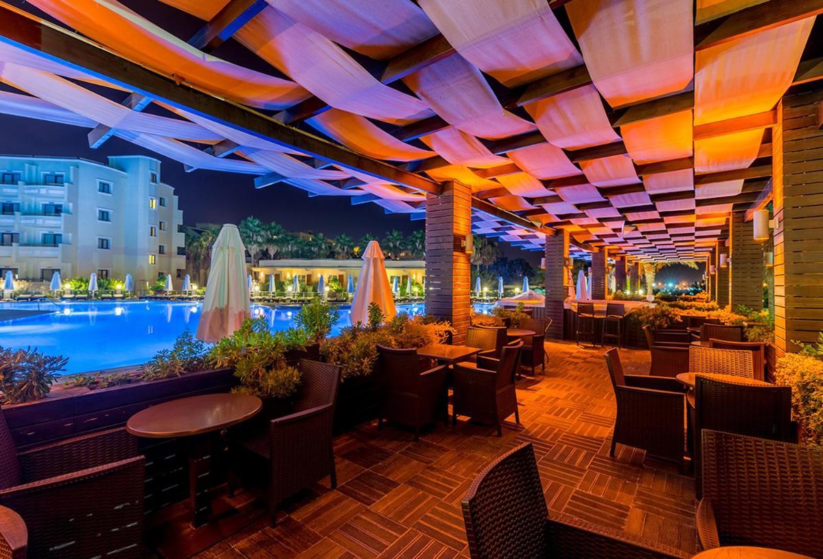 Vuni Palace Luxury Resort & Beach & Casino Kerýnia Eksteriør bilde