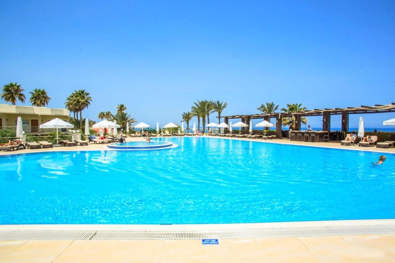 Vuni Palace Luxury Resort & Beach & Casino Kerýnia Eksteriør bilde