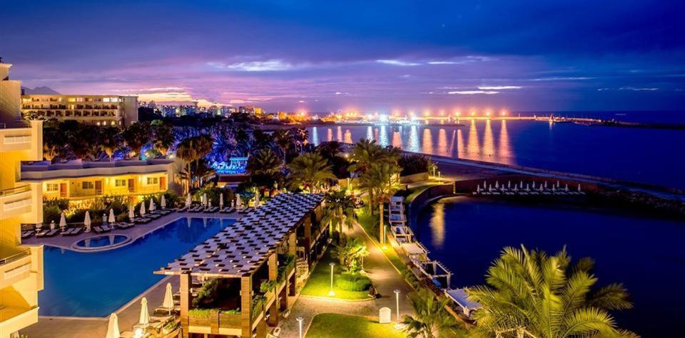 Vuni Palace Luxury Resort & Beach & Casino Kerýnia Eksteriør bilde